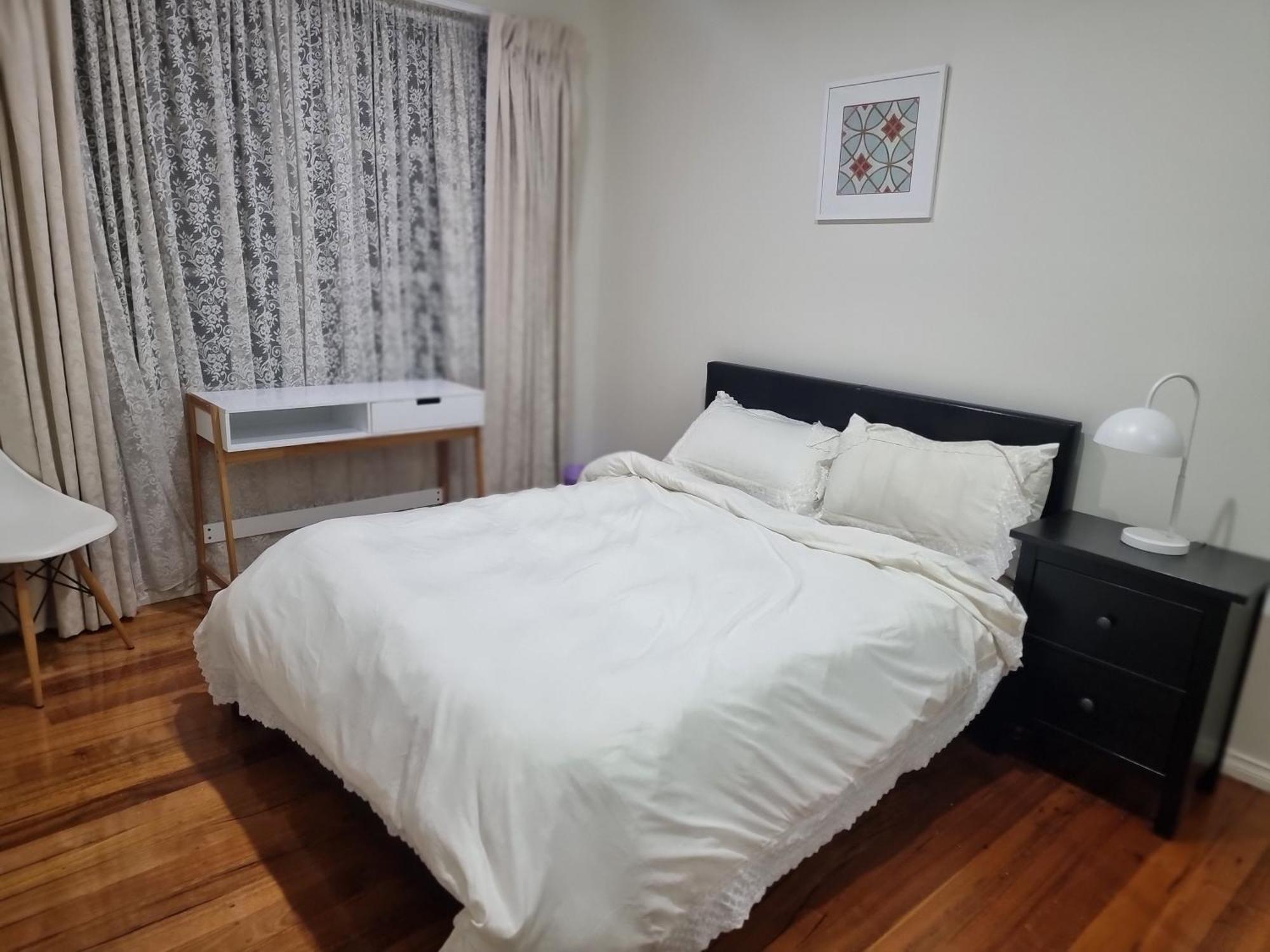 Two Separate Rooms At 34 Clarevale Clayton Bagian luar foto